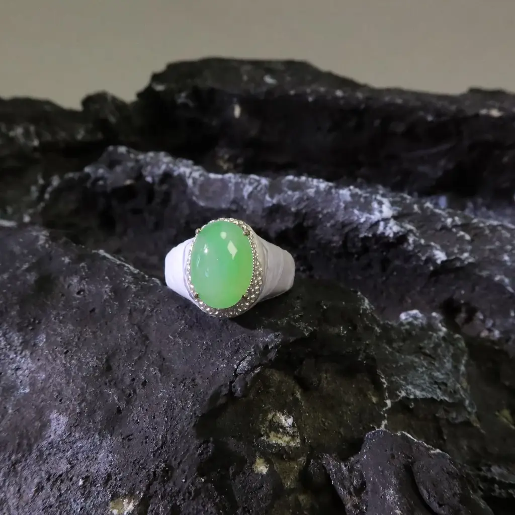 [EGG-JHJ-4680] 甜陽綠飄金絲綠隋圓蛋面 [緬旬]